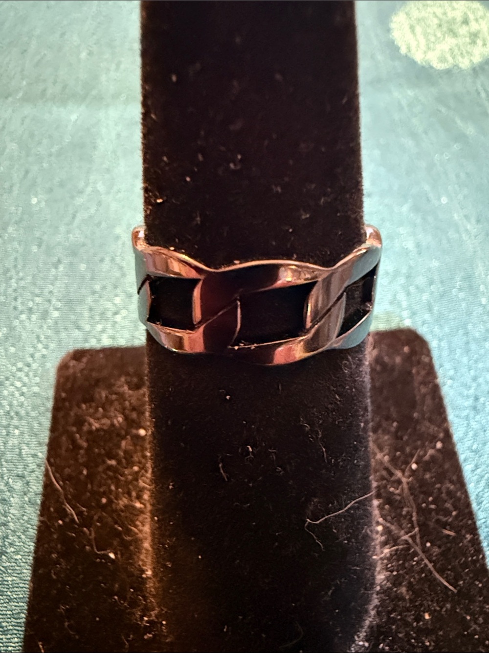Black  Interlocking Chain Ring